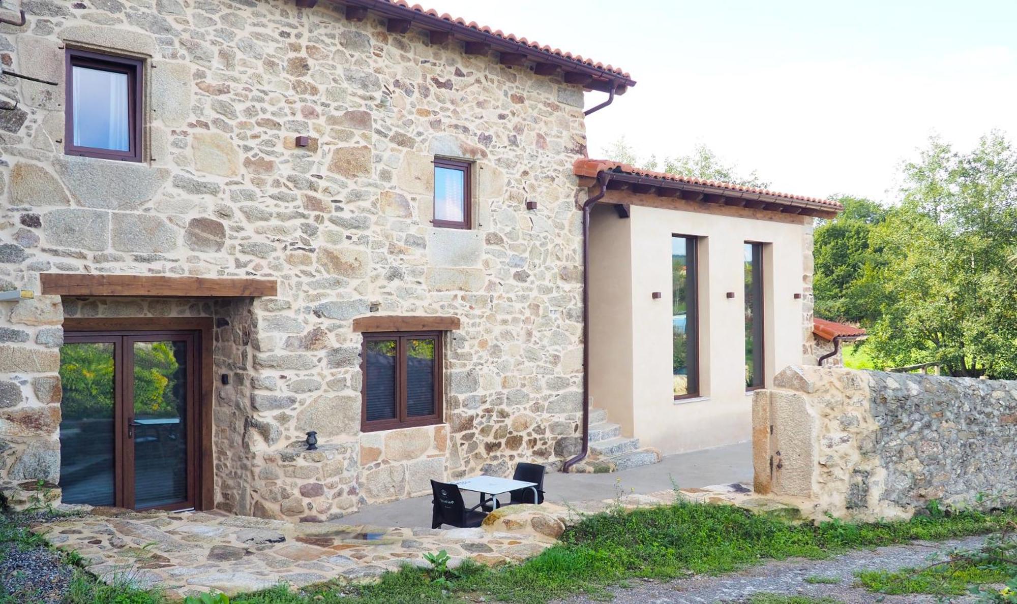 Apartamentos Muralla Sacra Sober Exterior photo